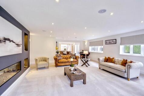 Lounge/Sitting Room
