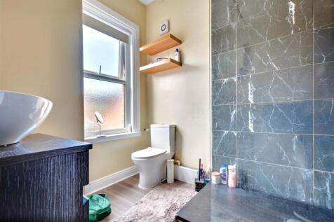 Shower Room.jpeg