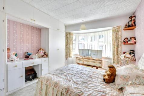 Bedroom 1_1.jpeg
