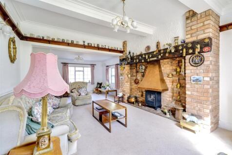 Lounge/Sitting Room