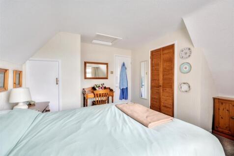 Bedroom 1_3.jpeg