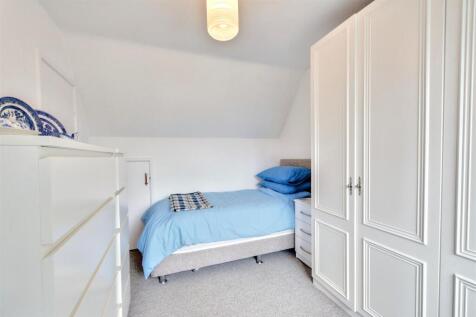 Bedroom 2_1.jpeg