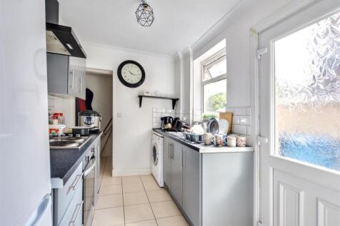 Kitchen_2.jpeg