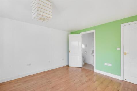 Bedroom 1_2.jpeg