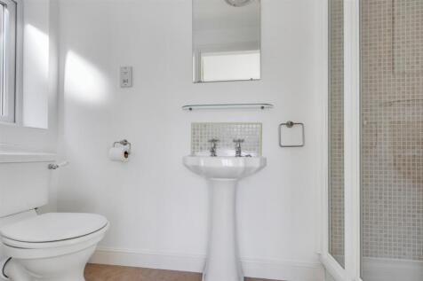 Ensuite.jpeg