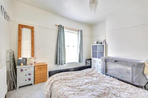 Bedroom 1_1.jpeg