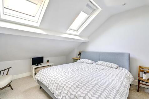 Bedroom 1_1.jpeg