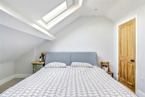 Bedroom 1_2.jpeg