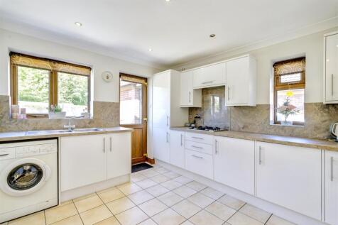 Kitchen 1_1.jpeg