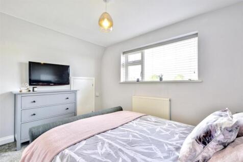 Bedroom 1_3.jpeg