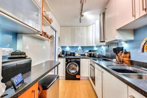 Kitchen_2.jpeg