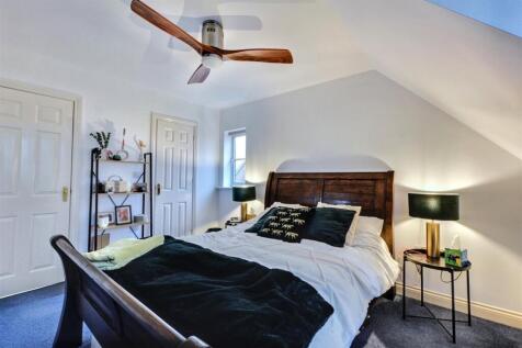 Bedroom 1_3.jpeg