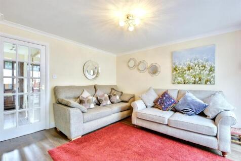 Lounge/Sitting Room