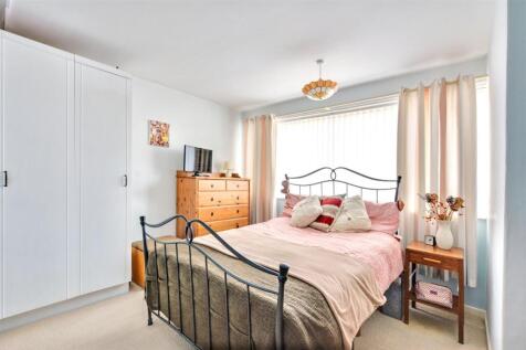 Bedroom 1_1.jpeg