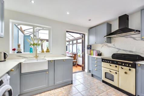 Kitchen_2.jpeg