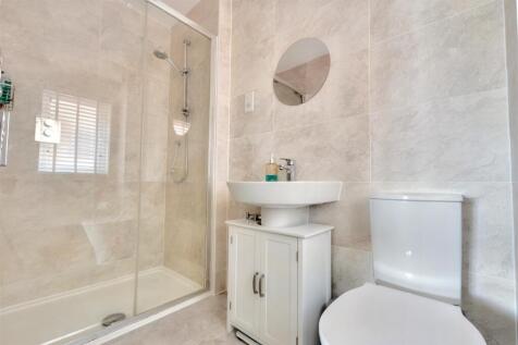 Ensuite.jpeg