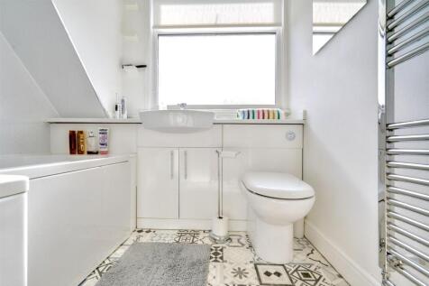 Bathroom 1_3.jpeg
