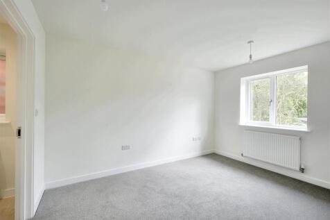 Bedroom 1_1.jpeg
