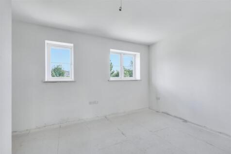 Bedroom 1_1.jpeg
