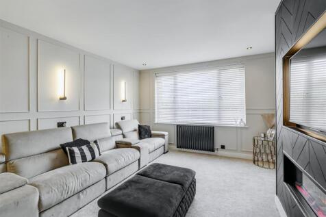 Lounge/Sitting Room