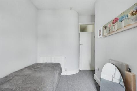 Bedroom 3_2.jpeg
