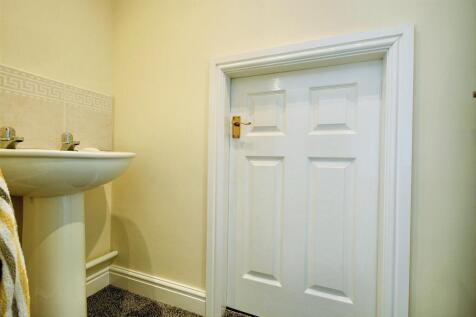 En-suite w.c.