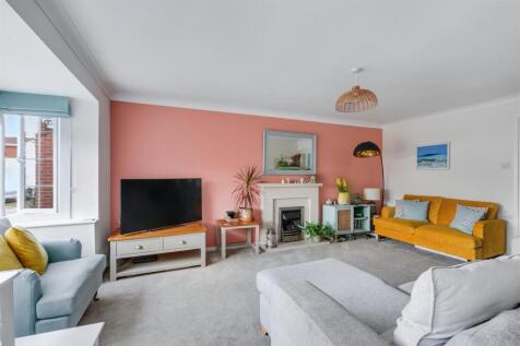 Lounge/Sitting Room