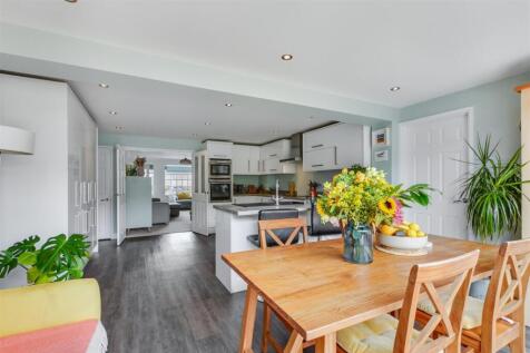 Dining/Living Kitchen