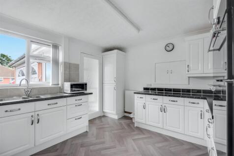 Kitchen_1.jpeg
