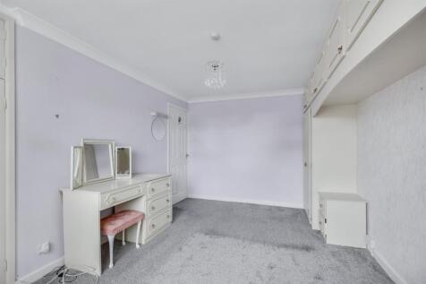 Bedroom 1_2.jpeg