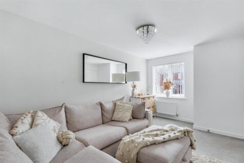 Lounge/Sitting Room