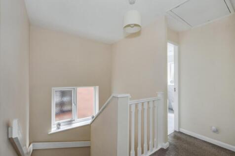 First Floor Ladning