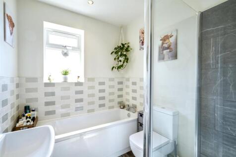 Bathroom 1_1.jpeg