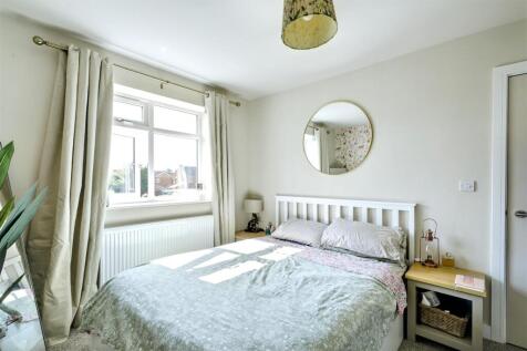 Bedroom 1_1.jpeg