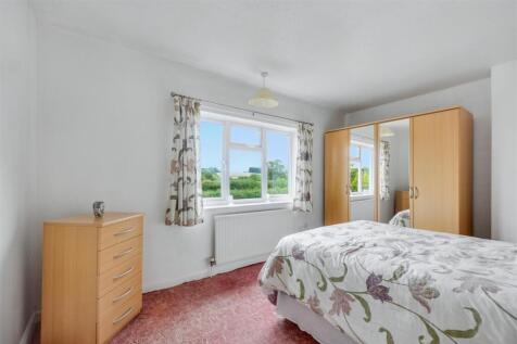 Bedroom 1_1.jpeg