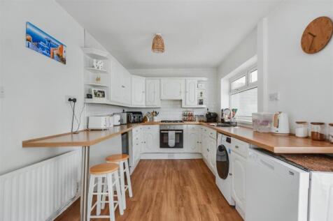 Kitchen_1.jpeg