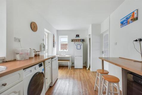 Kitchen_2.jpeg
