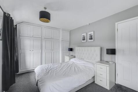 Bedroom 1_1.jpeg