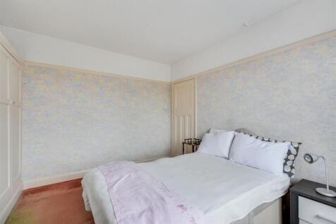 Bedroom 1_2.jpeg