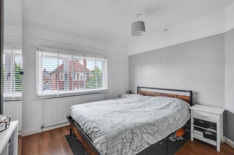 Bedroom 1_2.jpeg