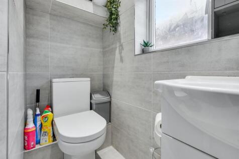 Bathroom_2.jpeg