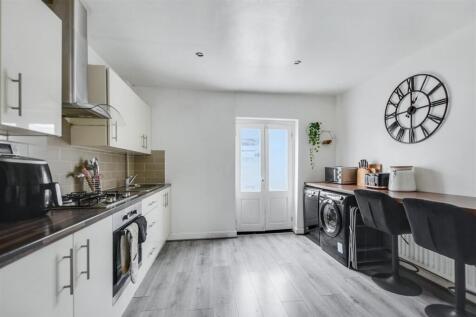 Kitchen_1.jpeg