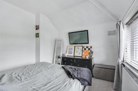 Bedroom 1_3.jpeg