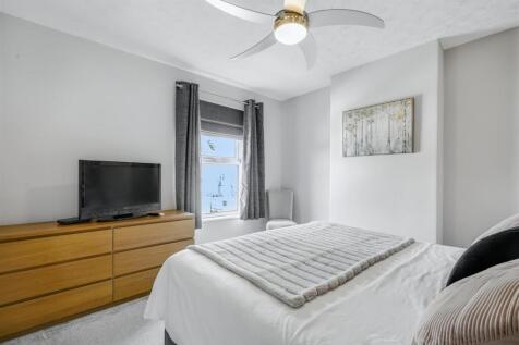 Bedroom 1_1.jpeg