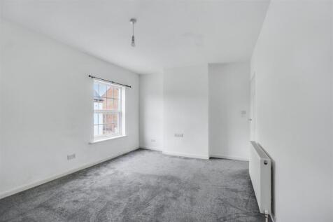 Bedroom 1_2.jpeg