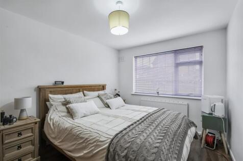 Bedroom 1_1.jpeg