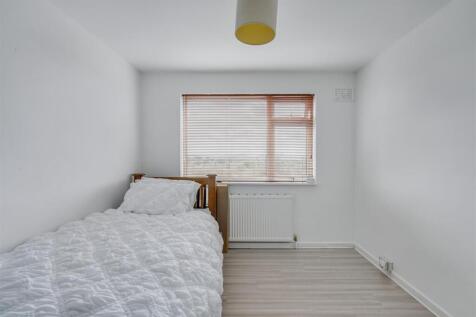 Bedroom 2_1.jpeg