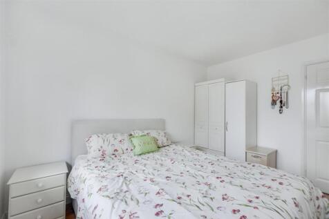 Bedroom 1_2.jpeg