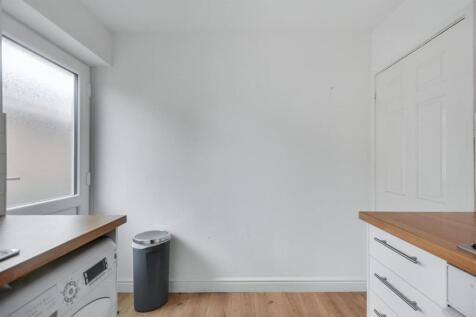 Kitchen_2.jpeg
