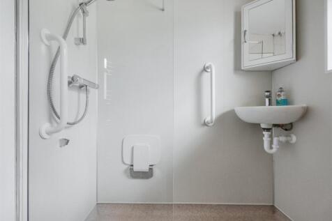 Bathroom_1.jpeg